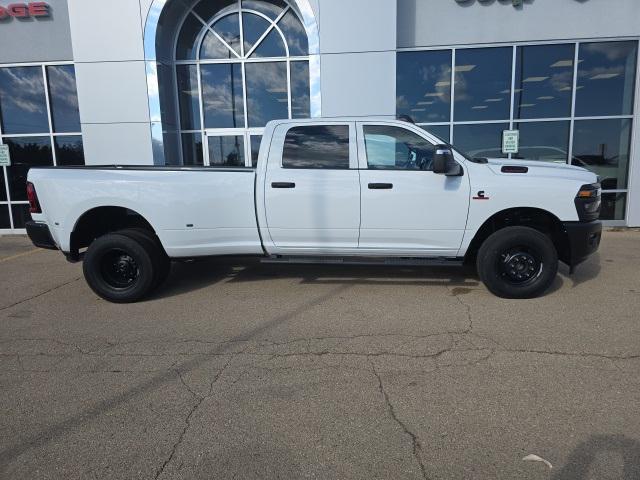 2026 RAM Ram 3500 RAM 3500 TRADESMAN CREW CAB 4X4 8 BOX 2026 RAM Ram 3500 RAM 3500 TRADESMAN CREW CAB 4X4 8 BOX