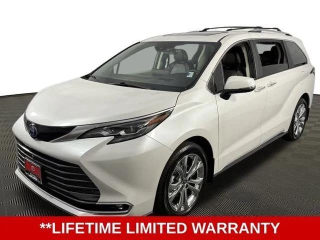 2024 Toyota Sienna Platinum