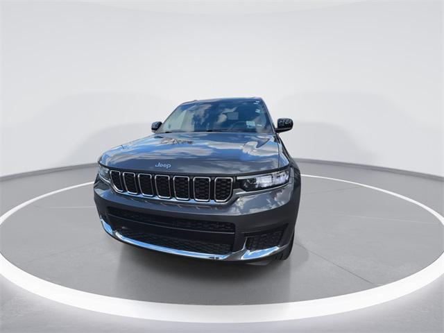 2023 Jeep Grand Cherokee L Laredo 4x4 2023 Jeep Grand Cherokee L Laredo 4x4