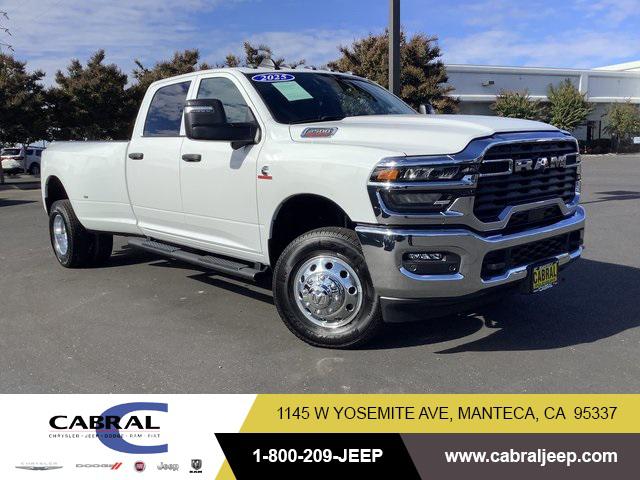 2025 RAM 3500 Tradesman Crew Cab 4x4 8 Box
