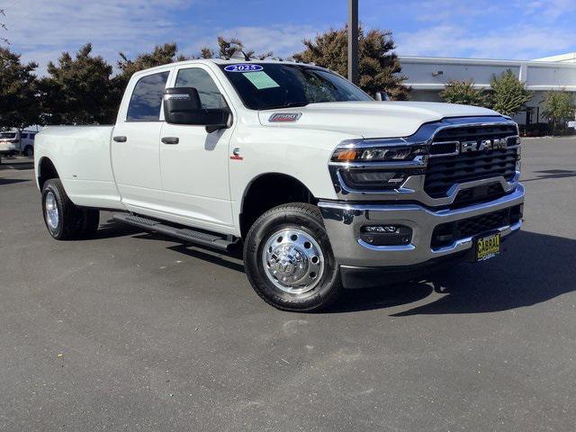 2025 RAM 3500 Tradesman Crew Cab 4x4 8 Box
