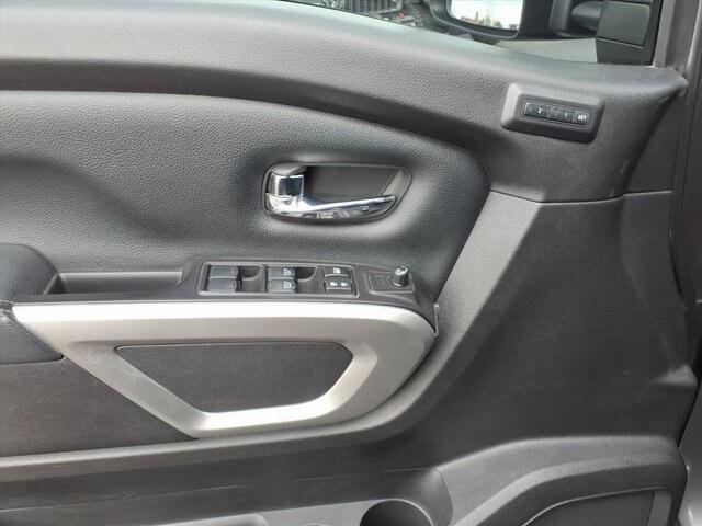 2018 Nissan TITAN XD SL Gas 2018 Nissan TITAN XD SL Gas