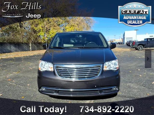 2016 Chrysler Town and Country Touring 2016 Chrysler Town and Country Touring