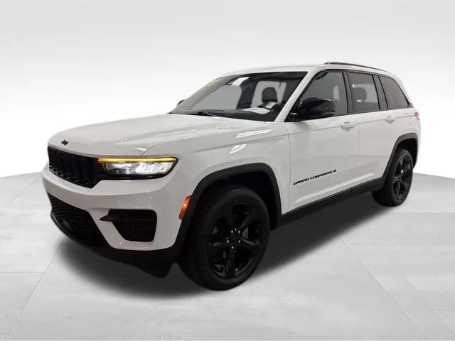 2023 Jeep Grand Cherokee Altitude 4x4 2023 Jeep Grand Cherokee Altitude 4x4