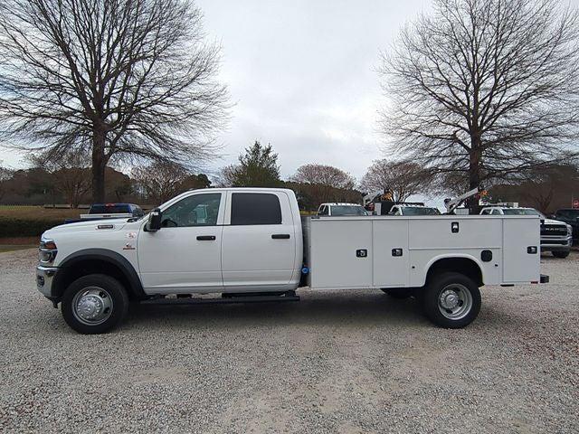 2026 RAM 5500 Chassis RAM 5500 TRADESMAN CHASSIS CREW CAB 4X4 84 CA