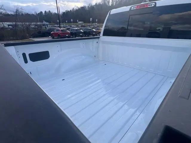 2026 Ram 1500 Lone Star Crew Cab 4x4 57 Box