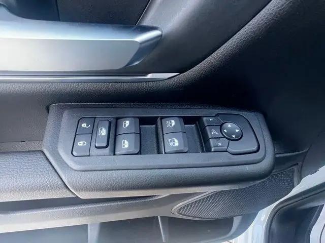 2026 Ram 1500 Lone Star Crew Cab 4x4 57 Box