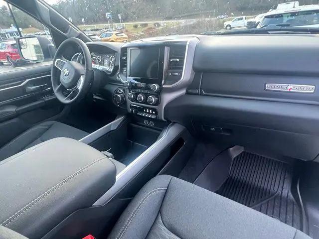 2026 Ram 1500 Lone Star Crew Cab 4x4 57 Box