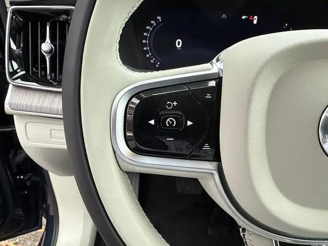 2026 Volvo XC90 Ultra Dark Theme, B6 AWD Gas (mild hybrid), Gasoline, 6 Seats