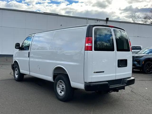 2025 Chevrolet Express Cargo Van RWD 2500 Regular Wheelbase WT