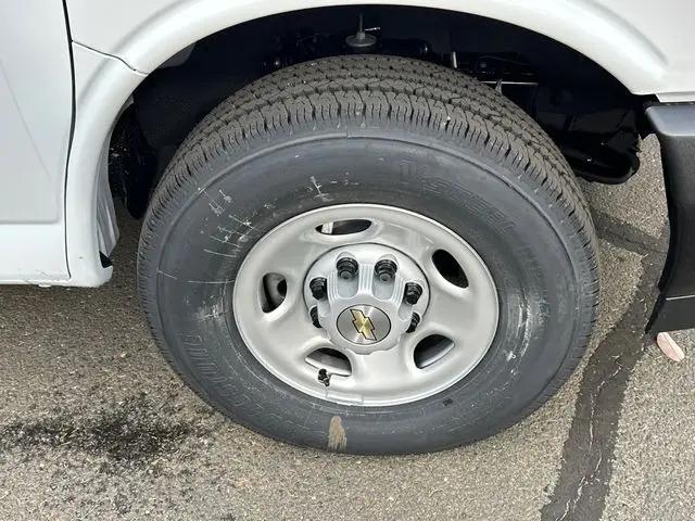 2025 Chevrolet Express Cargo Van RWD 2500 Regular Wheelbase WT