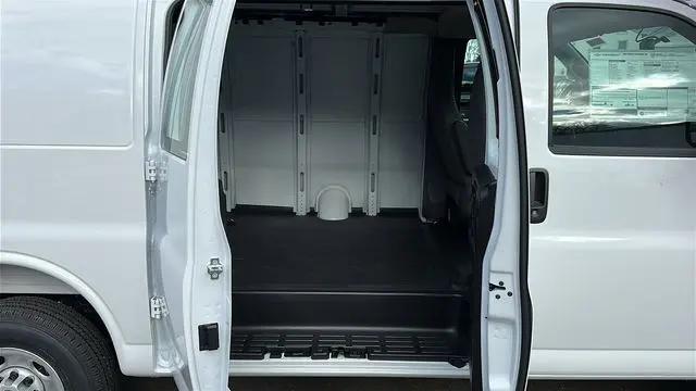 2025 Chevrolet Express Cargo Van RWD 2500 Regular Wheelbase WT