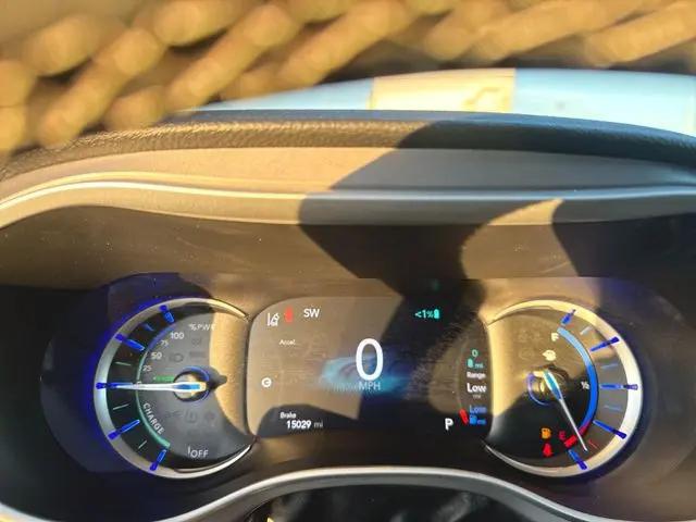 2025 Chrysler Pacifica Hybrid Select
