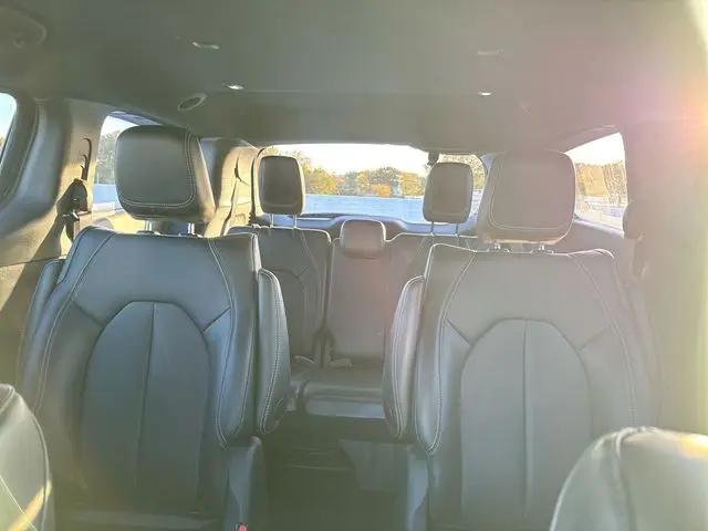 2025 Chrysler Pacifica Hybrid Select