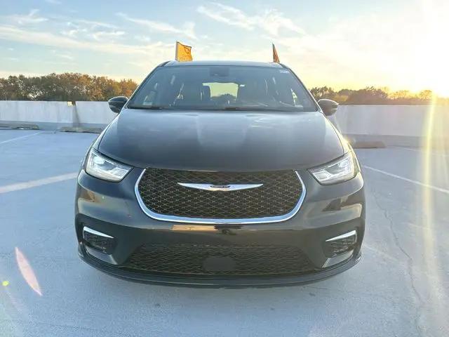 2025 Chrysler Pacifica Hybrid Select
