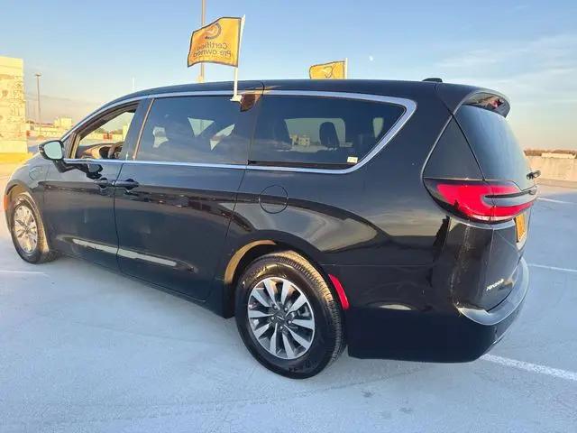2025 Chrysler Pacifica Hybrid Select