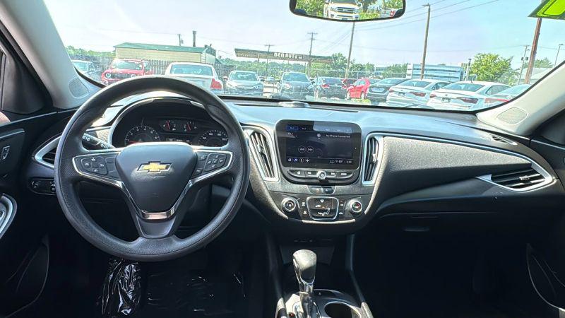2021 Chevrolet Malibu FWD 1FL