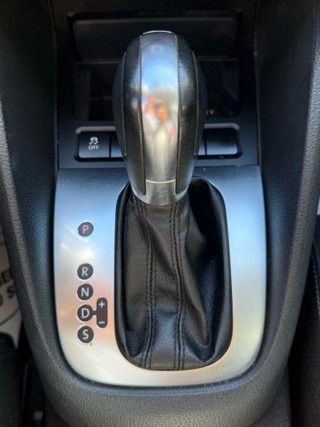 2013 Volkswagen Golf 2.5L 4-Door