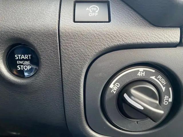 2026 Nissan Frontier Crew Cab PRO-4X 4x4