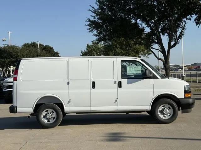 2025 Chevrolet Express Cargo Van RWD 2500 Regular Wheelbase WT