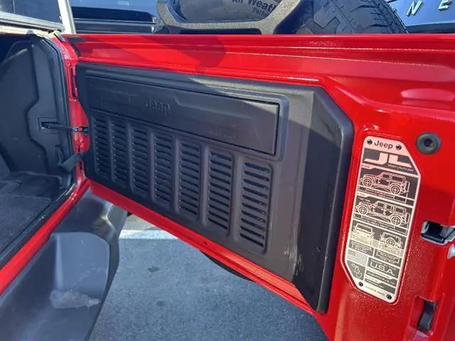 2025 Jeep Wrangler 4-Door Summit 4x4