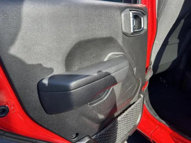 2025 Jeep Wrangler 4-Door Summit 4x4