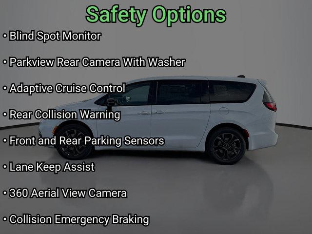2026 Chrysler Pacifica Select AWD