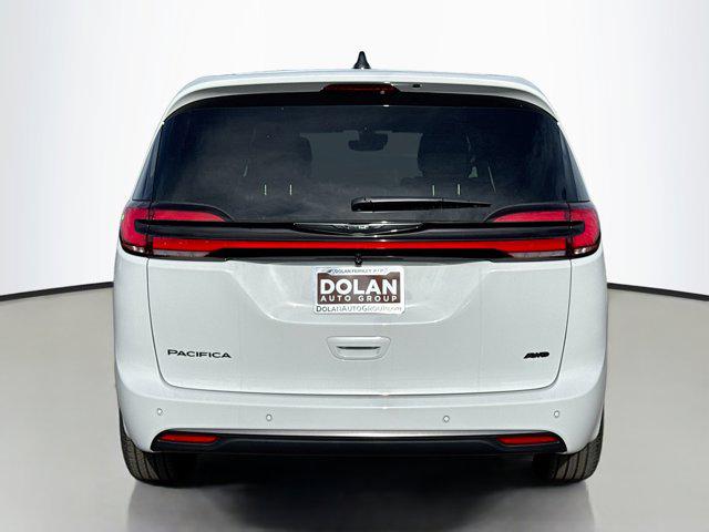 2026 Chrysler Pacifica Select AWD