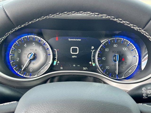 2026 Chrysler Pacifica Select AWD