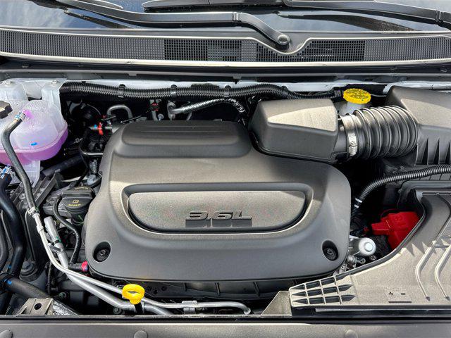 2026 Chrysler Pacifica Select AWD