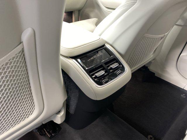 2026 Volvo XC90 B6 Ultra 7-Seater