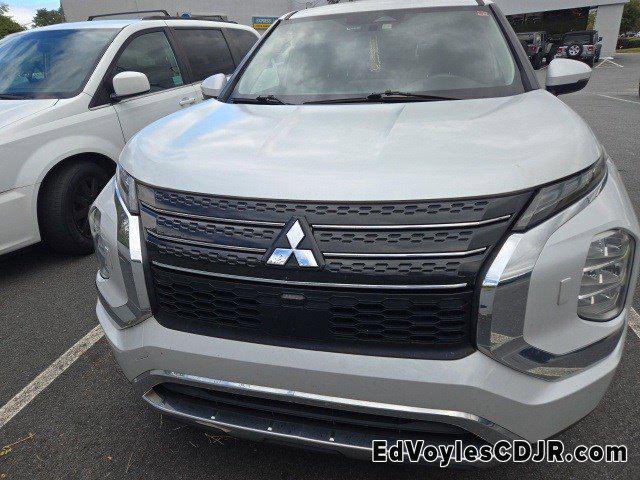 2022 Mitsubishi Outlander ES 2.5 S-AWC 2022 Mitsubishi Outlander ES 2.5 S-AWC