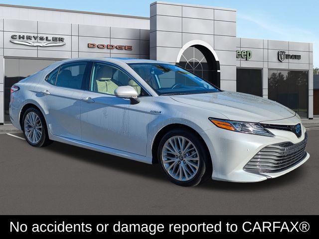 2020 Toyota Camry XLE Hybrid