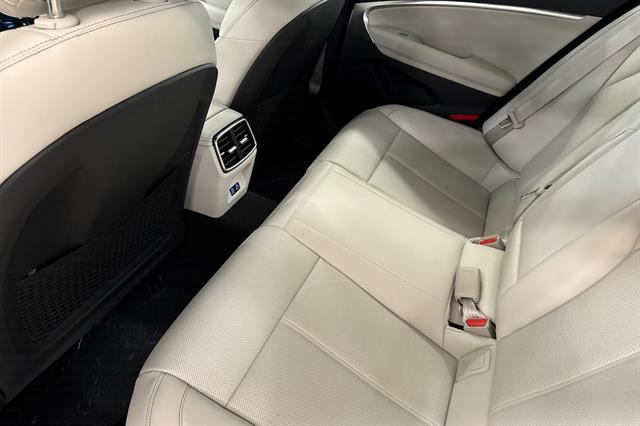 2025 Genesis G70 2.5T RWD