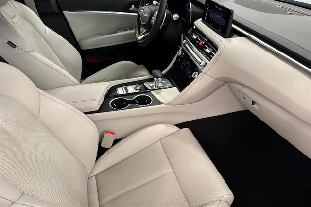 2025 Genesis G70 2.5T RWD