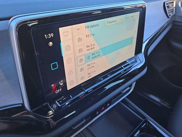 2026 Volkswagen Atlas Cross Sport SE with Technology