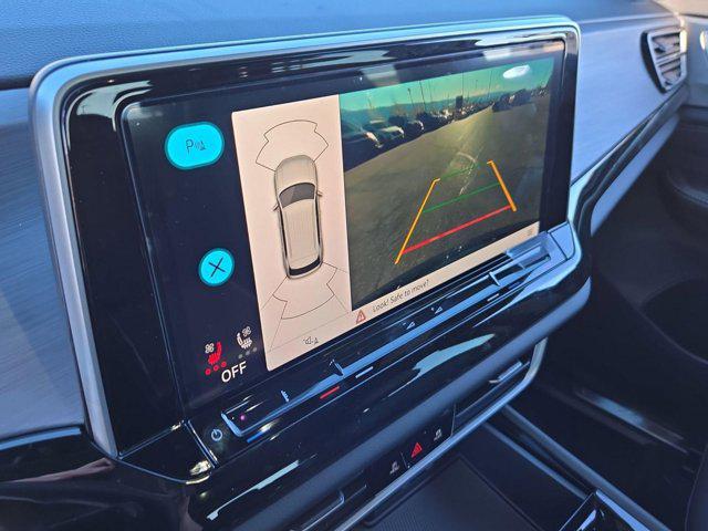 2026 Volkswagen Atlas Cross Sport SE with Technology