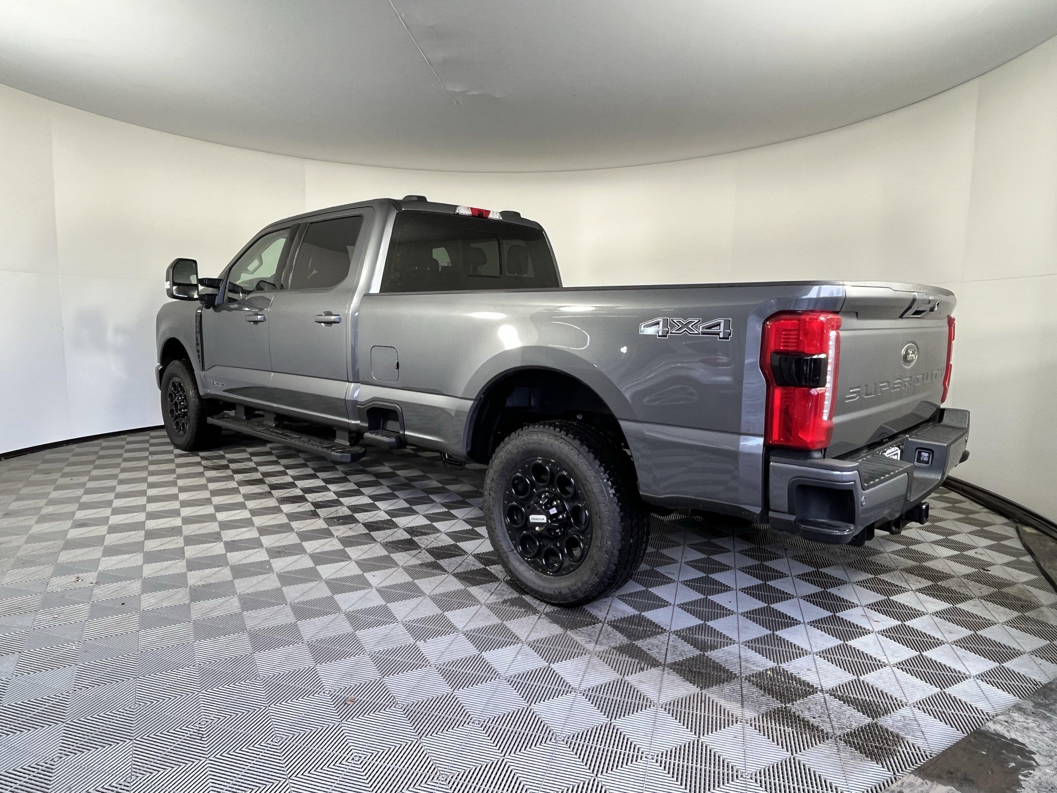 2026 Ford F-350 Super Duty Lariat - Photo 3