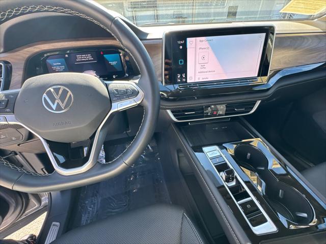 2025 Volkswagen Atlas 2.0T SE w/Technology