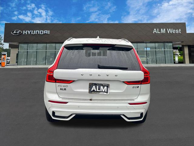 2024 Volvo XC60 B5 Core Dark Theme