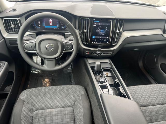 2024 Volvo XC60 B5 Core Dark Theme