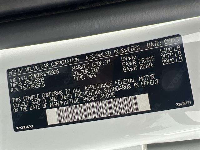 2024 Volvo XC60 B5 Core Dark Theme