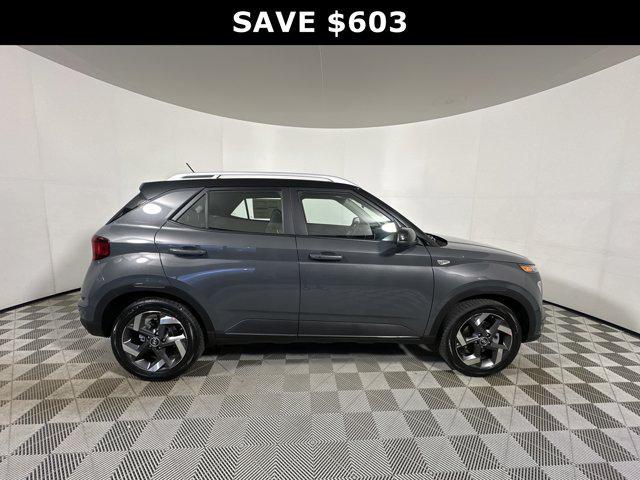 2026 Hyundai Venue SEL w/Two-Tone Roof