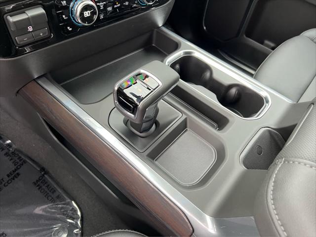 2026 GMC Sierra 1500 Crew Cab, Standard Bed, SLT, 4WD