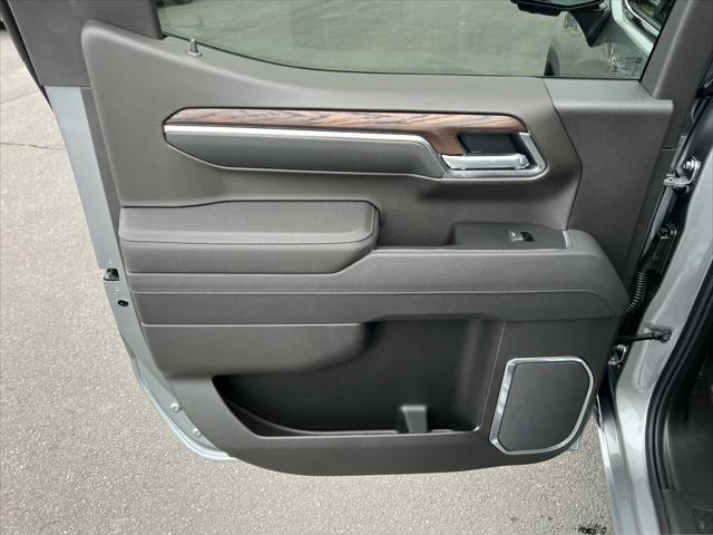 2026 GMC Sierra 1500 Crew Cab, Standard Bed, SLT, 4WD