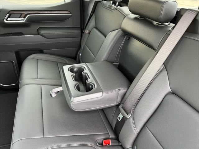 2026 GMC Sierra 1500 Crew Cab, Standard Bed, SLT, 4WD