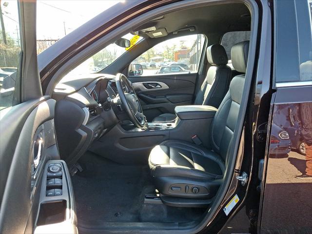 2023 Chevrolet Traverse AWD LT Leather
