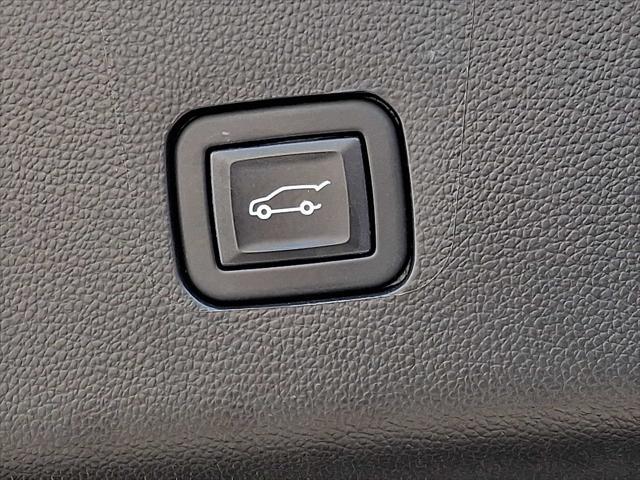 2023 Chevrolet Traverse AWD LT Leather