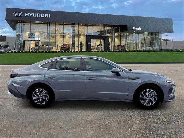 2026 Hyundai Sonata Hybrid Blue