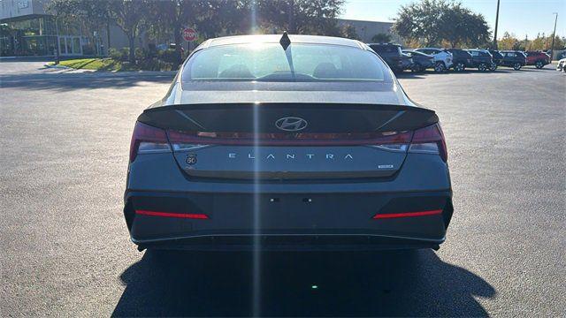 2025 Hyundai Elantra Hybrid SEL Sport